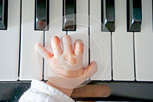 Play piano